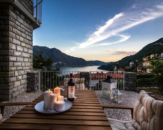 Como Lake Amazing View - Bymyhomeincomo - Moltrasio - Balcony