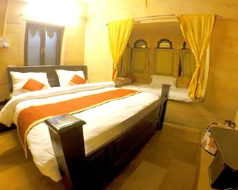 Hotel Fotiya Jaisalmer - Jaisalmer - Bedroom