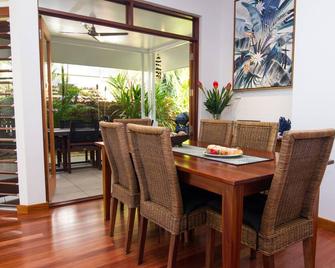 Hanalei Port Douglas - Private Pool - Port Douglas - Dining room