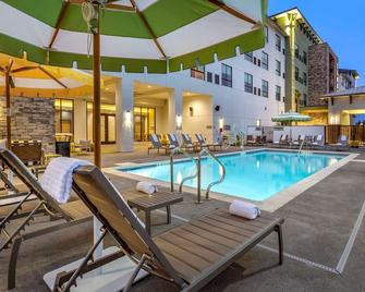 Hotel Centro Sonoma Wine Country, Tapestry by Hilton - Rohnert Park - Pool