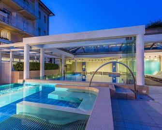 Hotel Luna Riccione e Aqua Spa Only Adults +12 - Riccione - Πισίνα