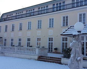 Hotel Der Lindenhof - Gotha - Bâtiment