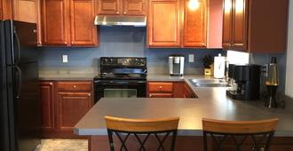 One Bedroom Apartment On Quiet Street Near Campbell Creek Greenbelt - Anchorage - Cucina