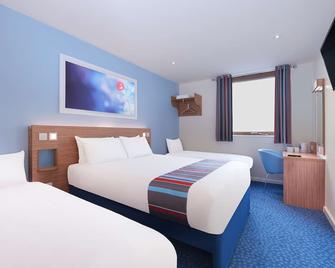 Travelodge Farnborough Central - Farnborough - Спальня