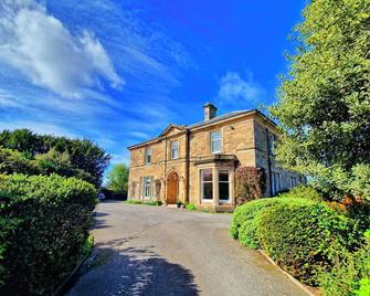 The Pines Guest House - Elgin - Edificio