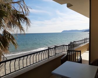 Residence Sole - Albenga - Balcón