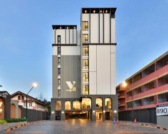 V32 Hotel - บางกรวย - อาคาร