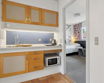 Karrebaeksminde Strandhotel - Karrebæksminde - Kitchen