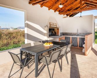 Gorgeous Home In Opuzen - Opuzen - Balcony