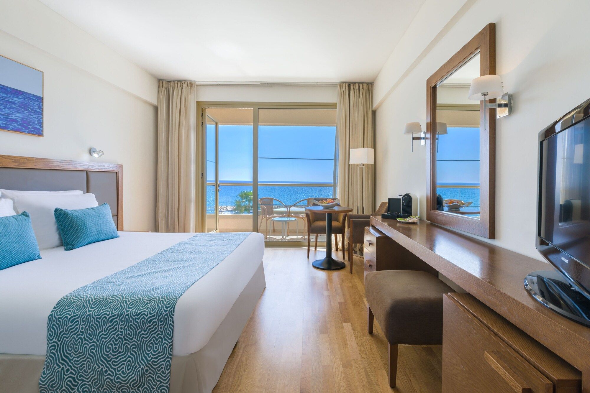 Golden Bay Beach Hotel - Lárnaca - Habitación