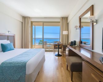 Golden Bay Beach Hotel - Lárnaca - Habitación