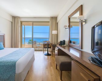 Golden Bay Beach Hotel - Lárnaca - Habitación