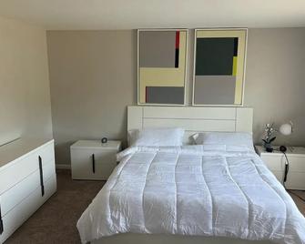 Utopia Luxury Stay - Modern Private Home - Puyallup - Habitación