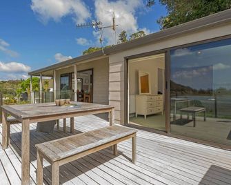 Tairua Harbour Views - Tairua Holiday Home - Tairua - Hol