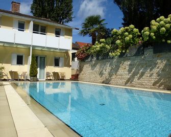Hotel Alpenblick Garni - Überlingen - Pool