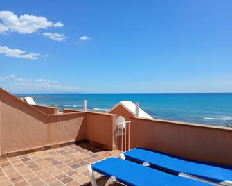 Lloyds Beach Club - Torrevieja - Balcón