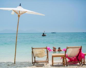 Koh Mook De Tara Beach Resort - Ko Muk - Strand