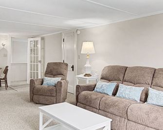 Peaceful Barre Retreat – Near Montpelier & Stowe - Barre - Wohnzimmer