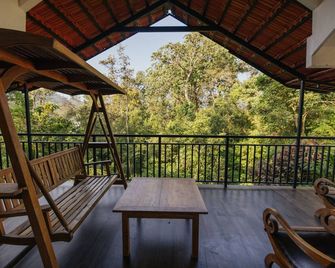 Elixir Woods Resort And Spa - Munnar - Balcon