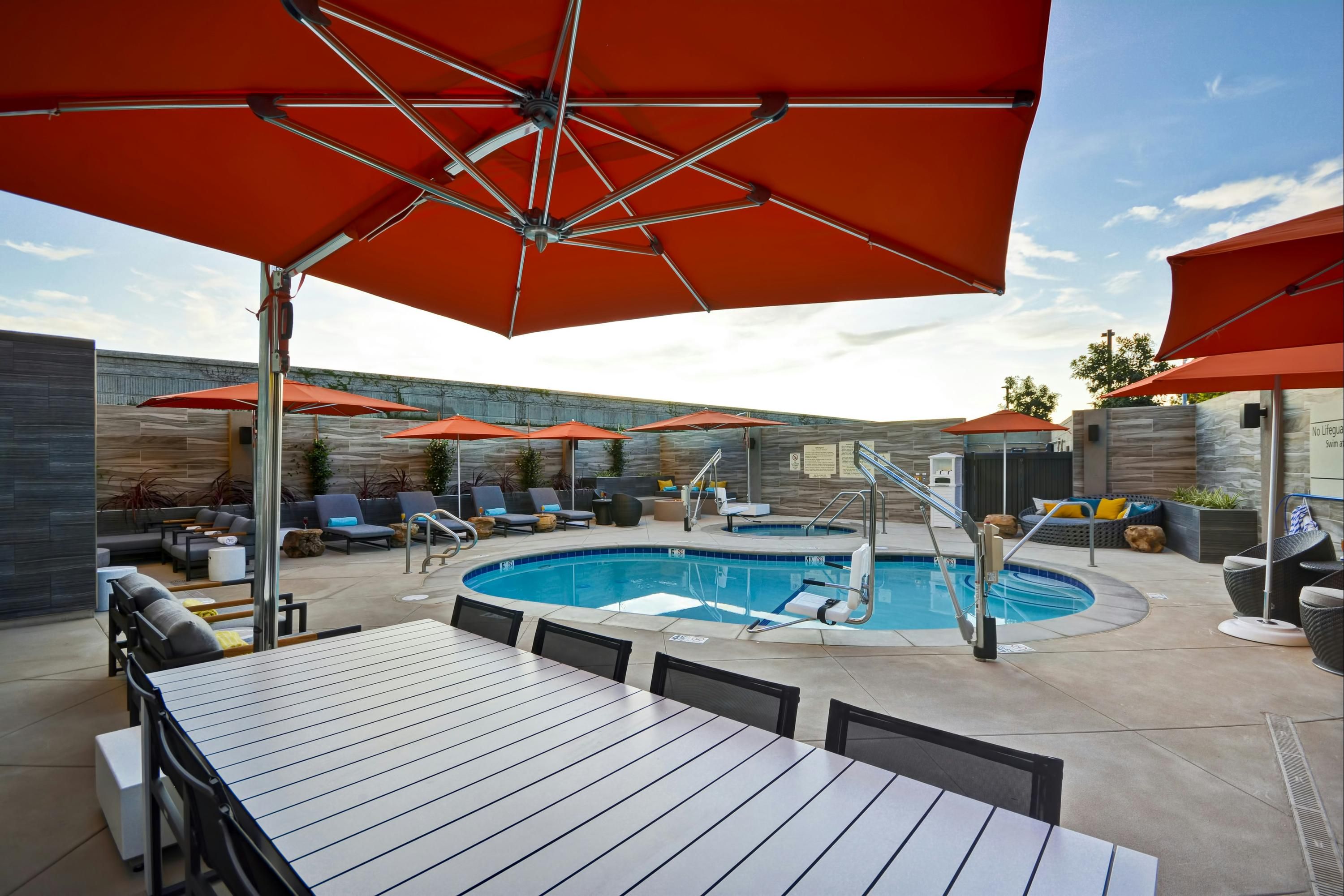 Hampton Inn & Suites Los Angeles Burbank Airport - Burbank - Piscine