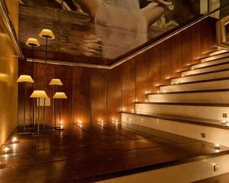 Hotel Balneario La Hermida - Tresviso - Escaleras