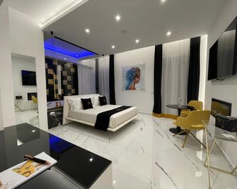 Kreart Suite And Rooms - Crotone - Bedroom