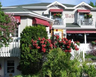 auberge maison gagne - Tadoussac - Gebäude