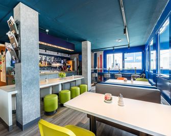 B&b Hotel Freiburg-West - Schallstadt - Bar