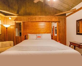 Arrowhead Tree Top Lodge - Lake Arrowhead - Camera da letto