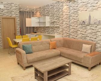 Steaman Heights - Kumasi - Wohnzimmer