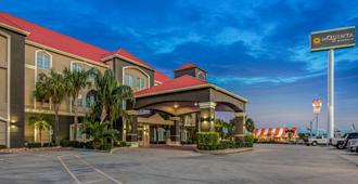 La Quinta Inn & Suites by Wyndham Corpus Christi Airport - Corpus Christi - Bâtiment