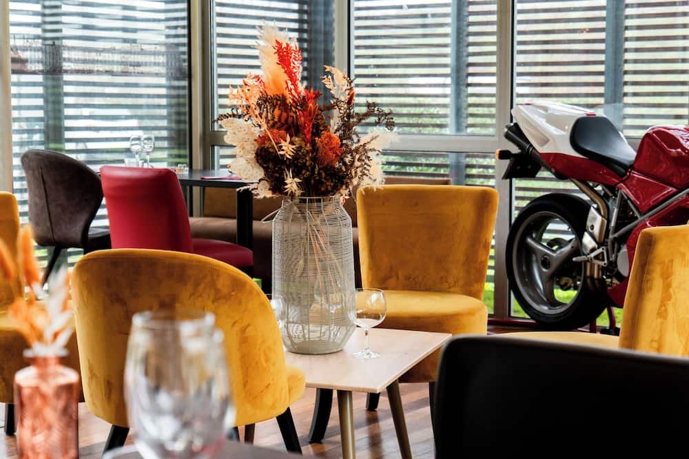 Hotel Les Genets - ביון - מסעדה