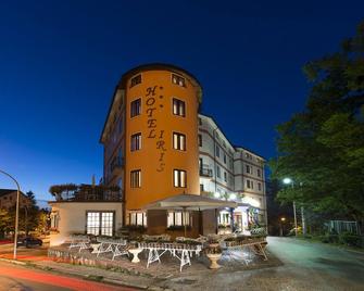 Hotel Iris - רוקאראסו - בניין