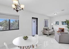 Renzzi Wynwood Apartments - Miami - Comedor