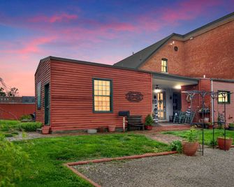 Carroll Cottage at Main Street Bed & Breakfast - Glasgow - Edificio
