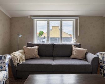 Cozy apartment in the middle of Visby town - Visby - Sala de estar