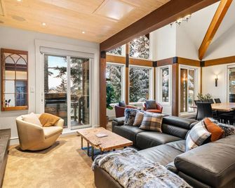 Northern Lights Unit 42 - Whistler - Salon