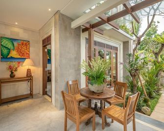Prabhu Ubud Villa - Ubud - Essbereich
