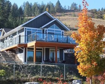 La Casa Cottage Beach Vibe, Entire Home Lake Views - Fintry - Building