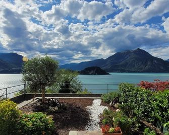 The terrace on the Como Lake - Varenna Pino - Fiumelatte