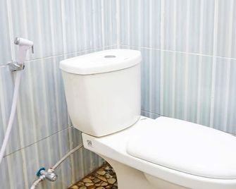 OYO Life 91571 Hotel Ss Bukit Cemara Syariah - Batu - Koupelna