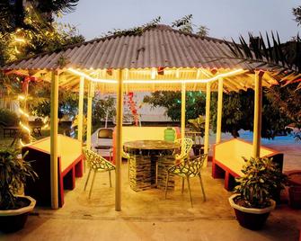 Garden View Villa - Rājshāhi - Patio