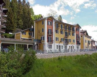 Hotel Al Pelmo Wellness - Pieve di Cadore - Будівля