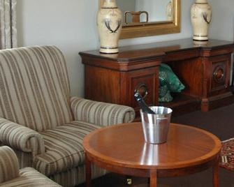 The White Swan Hotel - Greytown - Living room