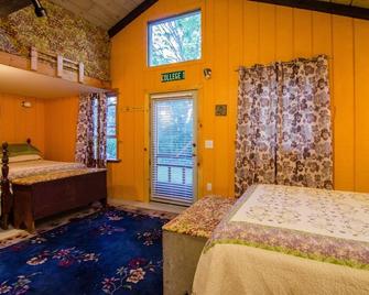Cottage Suite located in the most beautiful area in New England! - Charlotte - Schlafzimmer