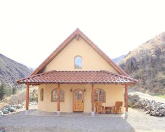 Charming Casita With Spectacular River Views - Riggins - Building