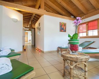 Hotel La Cruna - Tujetsch - Living room