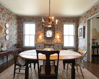 Historic Townhouse in Hudson, NY - Hudson - Dining room
