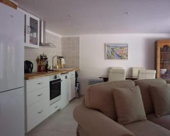 Charming riverside garden apartment with mesmerising views of Roc d'Anglars - Saint-Antonin-Noble-Val - Salon