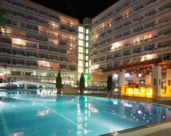 Grand Hotel Oasis - Sunny Beach - Pool